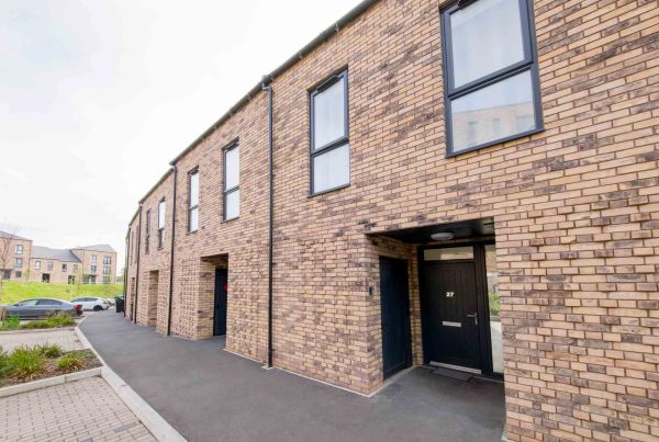 exterior residential property photo